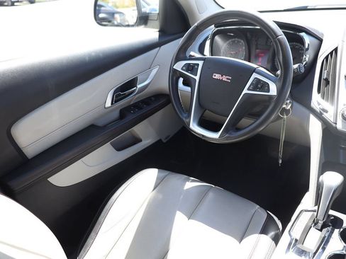 Used 2010 GMC Terrain SLT FWD image 20