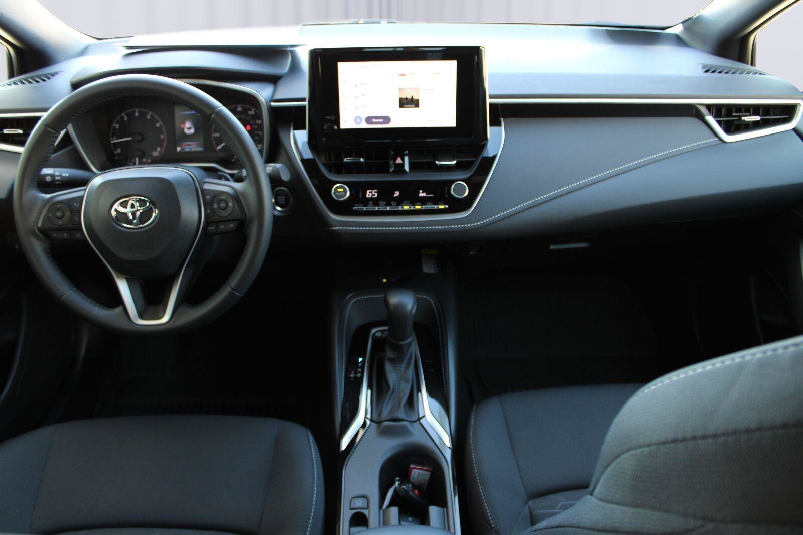 Certified 2024 Toyota Corolla SE w/ SE Package FWD image 2