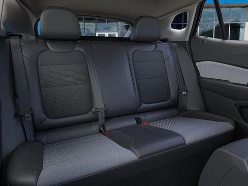 New 2026 Chevrolet Trax LT w/ Sunroof Package FWD image 17