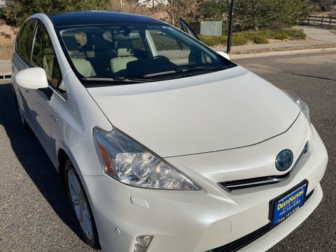 Used 2014 Toyota Prius V Five image 38