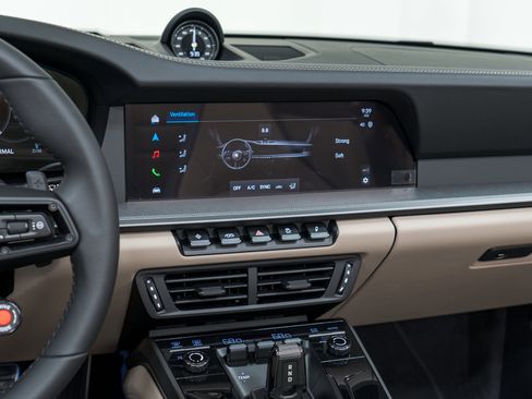 New 2026 Porsche 911 Carrera 4S image 23