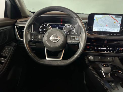 Used 2023 Nissan Rogue SL w/ SL Premium Package image 14