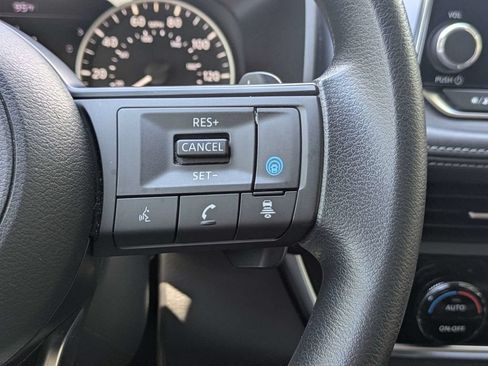 Used 2024 Nissan Rogue SV FWD image 24