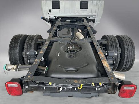 Used 2025 RAM 3500 Tradesman w/ Chrome Appearance Group RWD image 29