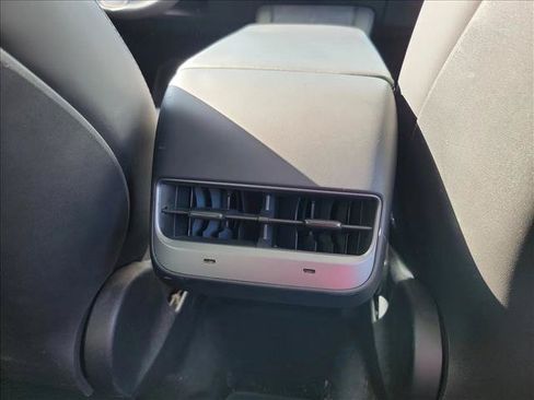 Used 2023 Tesla Model Y Long Range AWD/4WD image 17