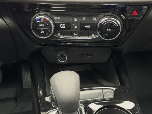 New 2025 Chevrolet Trax ACTIV w/ Sunroof Package image 15