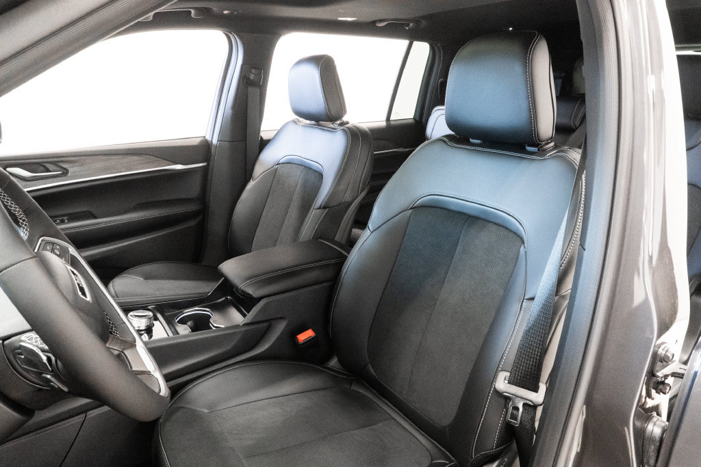 New 2026 Jeep Grand Cherokee L 4WD image 7