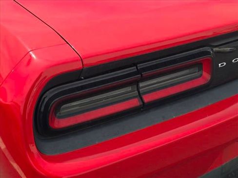 Used 2017 Dodge Challenger SXT RWD image 24