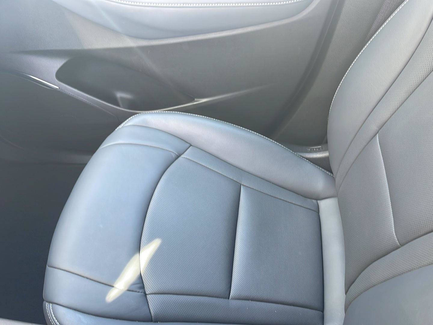 Used 2024 Buick Enclave Essence FWD image 13