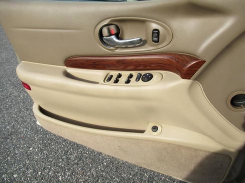 Used 2005 Buick Le Sabre Custom image 22