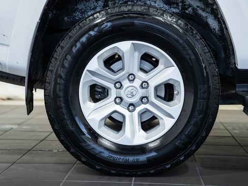 Used 2014 Toyota 4Runner SR5 Premium image 21