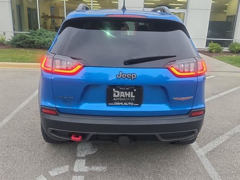 Used 2019 Jeep Cherokee Trailhawk w/ Comfort/Convenience Group AWD/4WD image 13