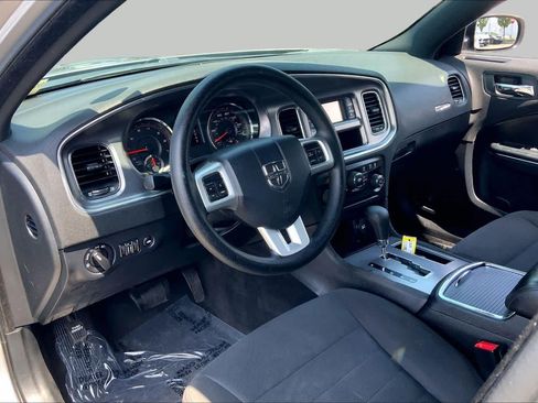 Used 2014 Dodge Charger SE RWD image 18
