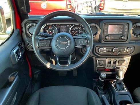 Used 2018 Jeep Wrangler Sport S image 6