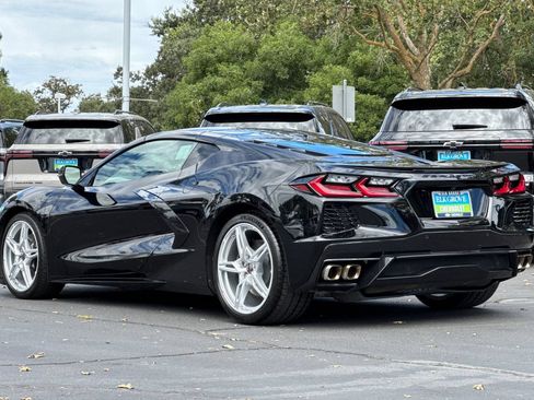 Used 2025 Chevrolet Corvette Stingray Premium Cpe w/ 3LT RWD image 5