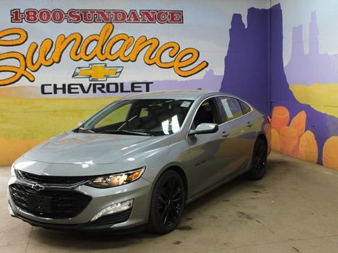 Used 2024 Chevrolet Malibu LT w/ Sport Edition FWD image 2