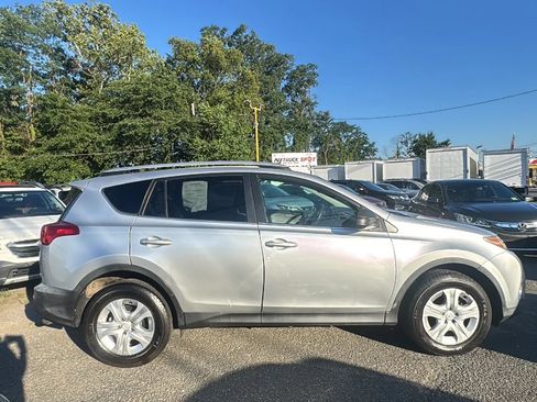 Used 2015 Toyota RAV4 LE AWD/4WD image 4
