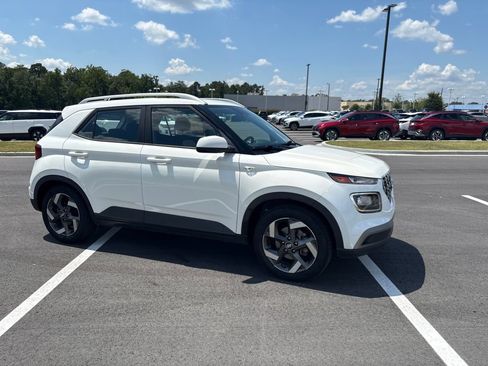 Used 2023 Hyundai Venue SEL FWD image 34