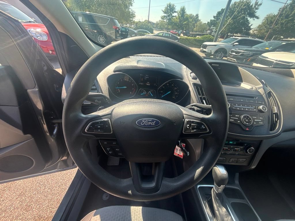 Used 2017 Ford Escape SE w/ SE Cold Weather Package AWD/4WD image 13