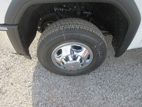 New 2026 GMC Sierra 3500 SLE w/ SLE Value Package image 13