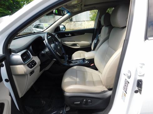 Used 2019 Kia Sorento EX w/ EX Touring Package AWD/4WD image 9