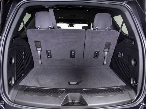 Used 2024 Chevrolet Tahoe LS RWD image 9