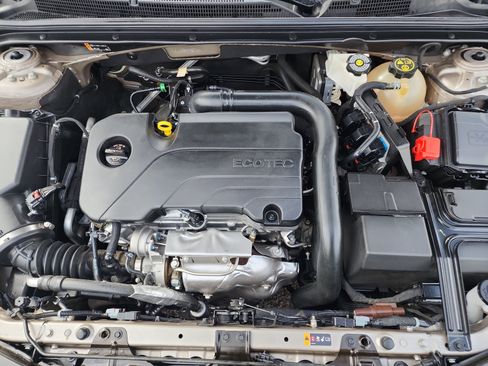 Used 2024 Chevrolet Malibu RS w/ LPO, Floor Liner Package FWD image 9