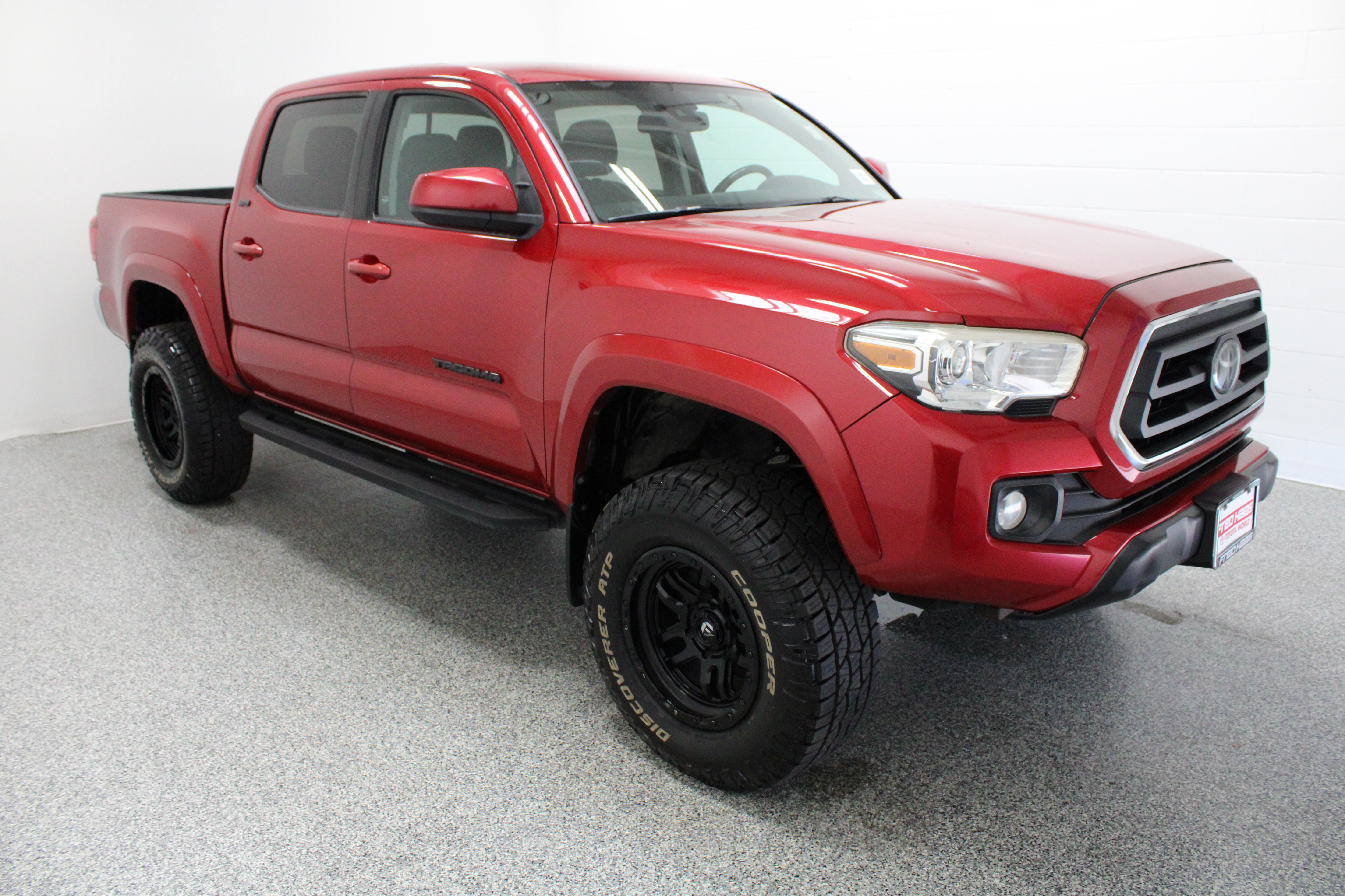 Used 2021 Toyota Tacoma SR5 AWD/4WD image 4