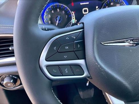 New 2026 Chrysler Pacifica Select FWD image 43