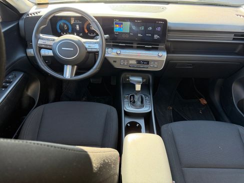 Used 2025 Hyundai Kona SEL image 12