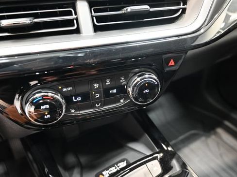 New 2026 Chevrolet Trax ACTIV w/ Sunroof Package FWD image 17