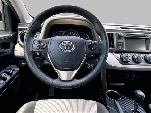 Used 2013 Toyota RAV4 LE FWD image 6