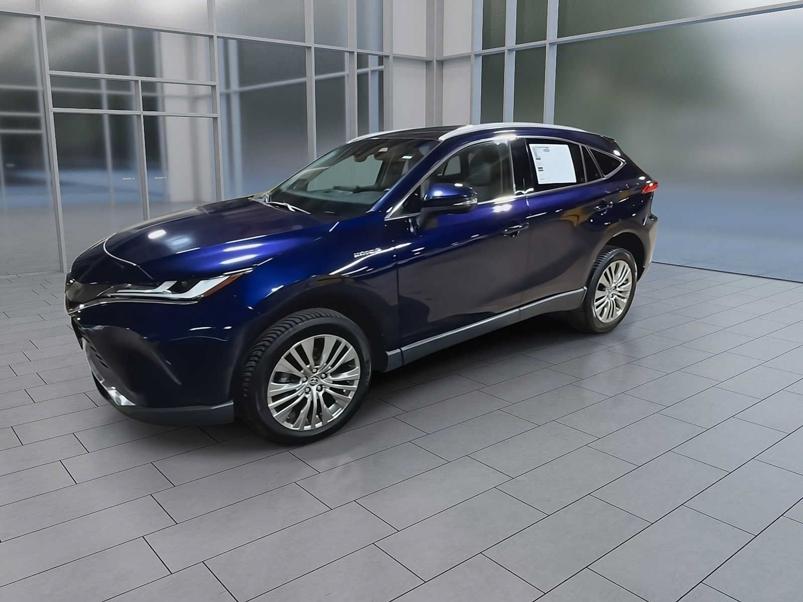 Used 2021 Toyota Venza XLE w/ Softex Package AWD/4WD image 4