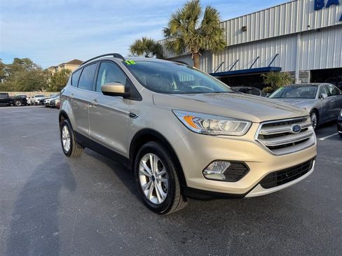 Used 2018 Ford Escape SEL image 2