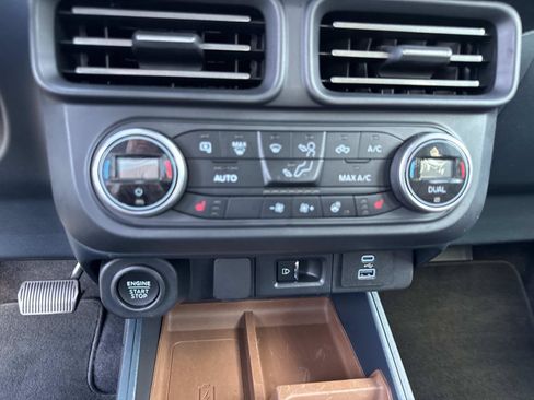 Used 2022 Ford Maverick Lariat w/ Lariat Luxury Package FWD image 25