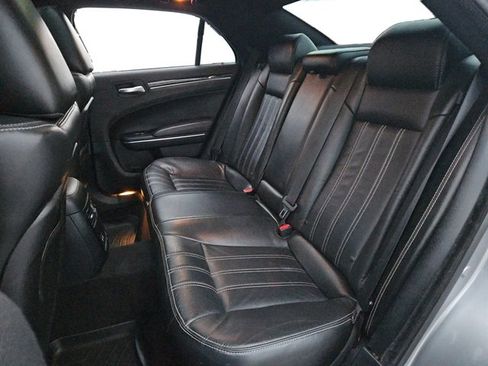 Used 2018 Chrysler 300 S image 42