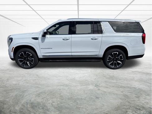 Used 2025 GMC Yukon XL Elevation AWD/4WD image 2