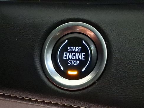 Certified 2023 Cadillac Escalade Premium Luxury AWD/4WD image 31