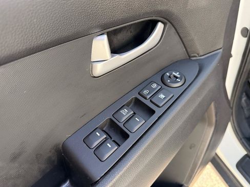 Used 2015 Kia Sportage LX AWD/4WD image 10