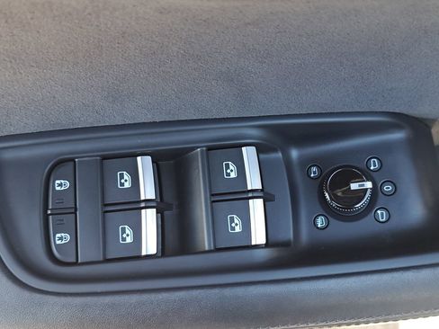 Used 2023 Audi RS Q8 4.0T image 30