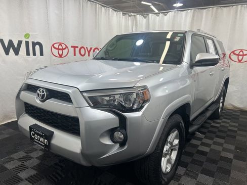 Used 2016 Toyota 4Runner SR5 image 3