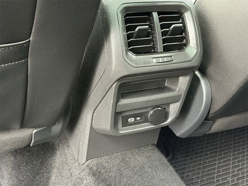 Used 2021 Volkswagen Tiguan SE R-Line image 14