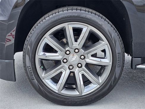 Used 2020 Chevrolet Tahoe Premier w/ Premier 6.2L Value Package image 10