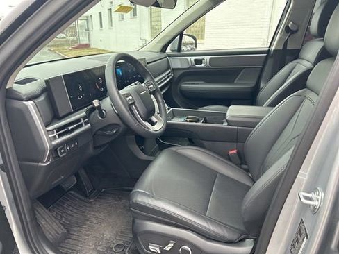 Used 2025 Hyundai Santa Fe SEL image 9