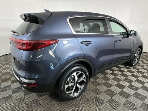 Used 2022 Kia Sportage LX AWD/4WD image 2