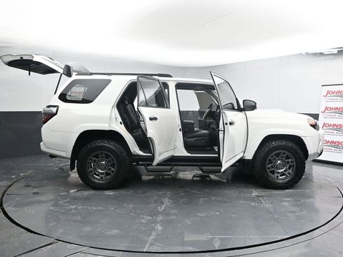 Used 2020 Toyota 4Runner Venture image 37