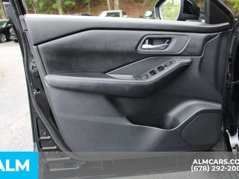 Used 2024 Nissan Rogue SV FWD image 15
