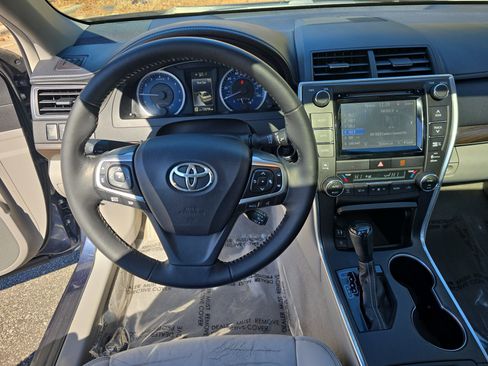 Used 2015 Toyota Camry XLE image 15