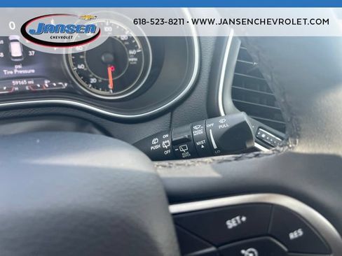 Used 2022 Jeep Cherokee Latitude Lux w/ Sun & Sound Group AWD/4WD image 25