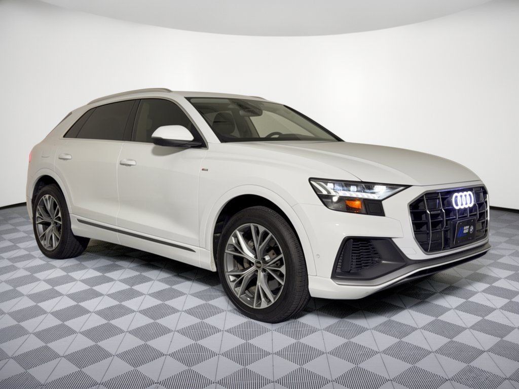 Used 2023 Audi Q8 Premium Plus AWD/4WD image 7